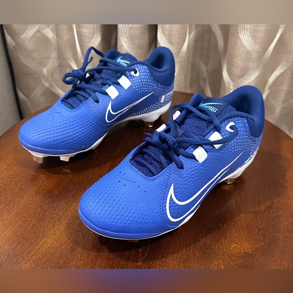 Nike Hyperdiamond Women’s Softball Cleats - Brand NEW! Sizes: 8 and 9.5